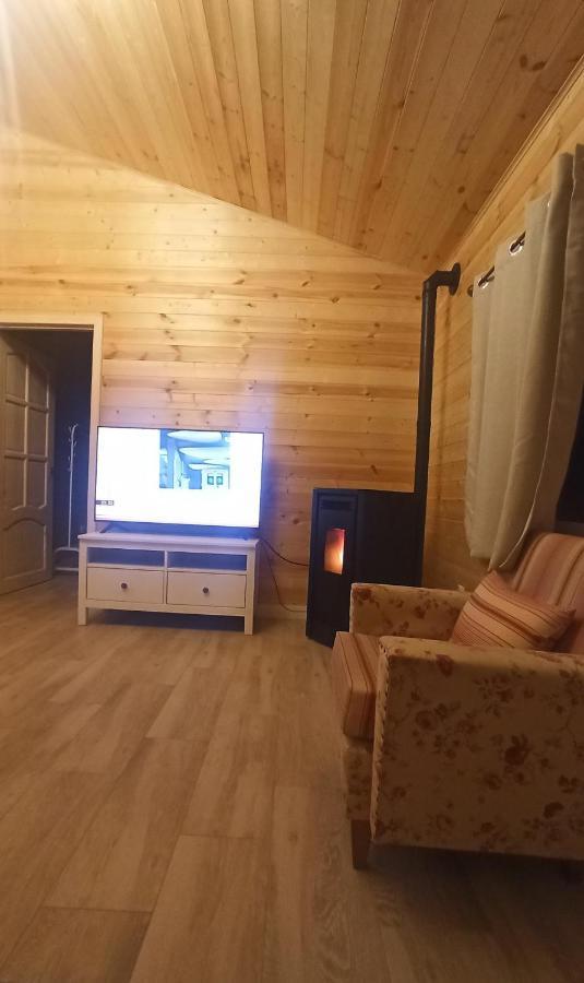 Las Cabanas De Tino Cimanes del Tejar エクステリア 写真