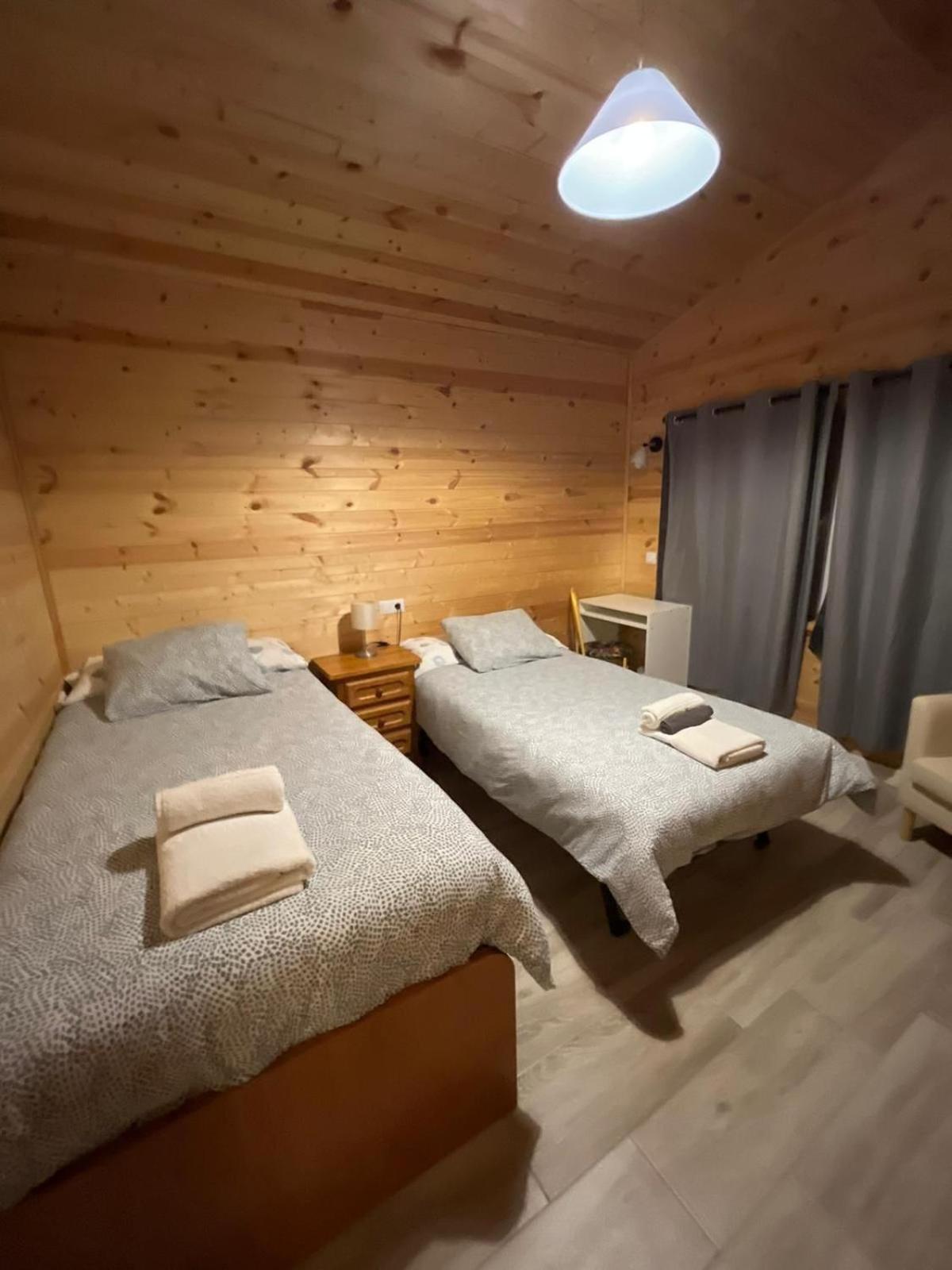 Las Cabanas De Tino Cimanes del Tejar エクステリア 写真